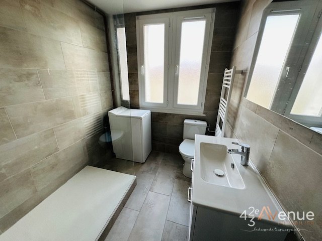 T3 MEUBLE - ST ETIENNE MONTPLAISIR/HPL - 52.59 m2 - LOUÉ