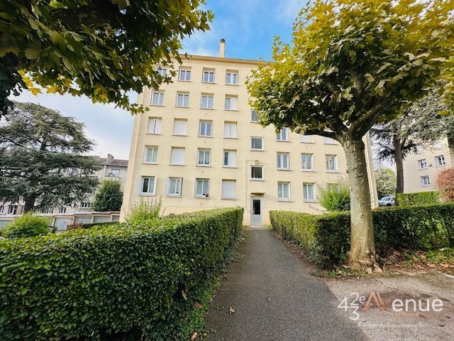 T3 MEUBLE - ST ETIENNE MONTPLAISIR/HPL - 52.59 m2 - LOUÉ