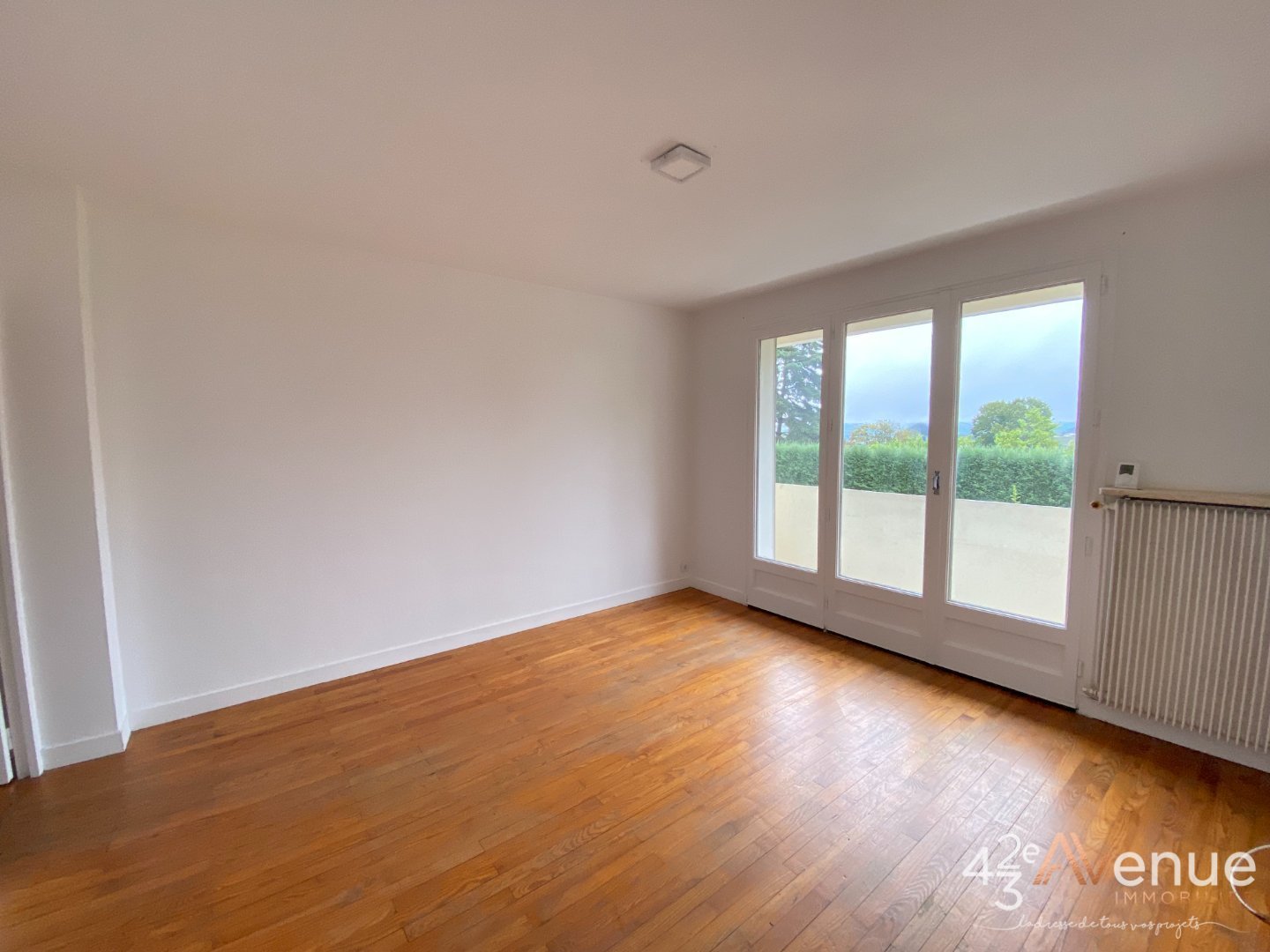 APPARTEMENT T3 - ST ETIENNE MONTPLAISIR - 57.19 m2 - LOU&Eacute;