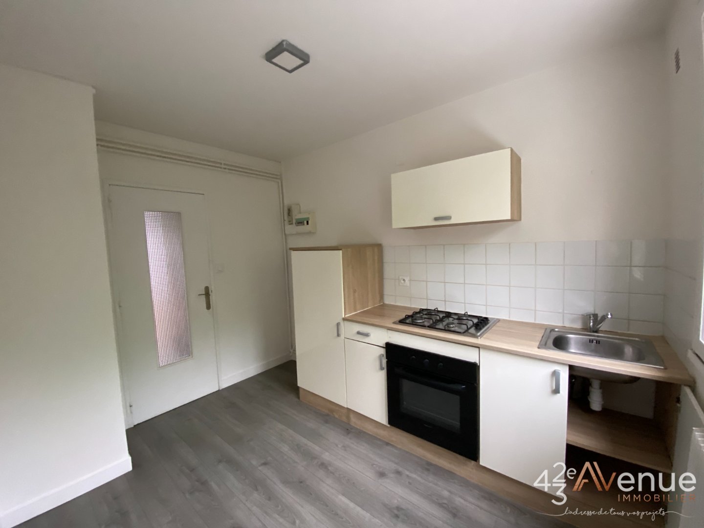 APPARTEMENT T3 - ST ETIENNE MONTPLAISIR - 57.19 m2 - LOU&Eacute;