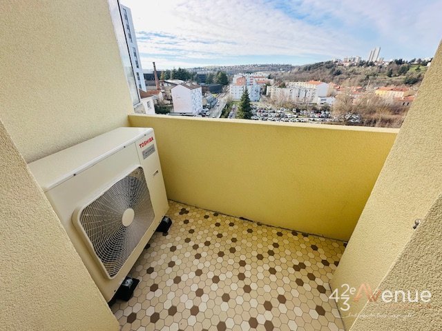 APPARTEMENT T3 A LOUER - ST ETIENNE PLACE BELLEVUE - 91.62 m2 - 1�000�&euro; charges comprises par mois