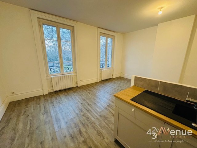 3 Pi�ces A LOUER - ST ETIENNE PLACE CARNOT - 68.3 m2 - 520�&euro; charges comprises par mois