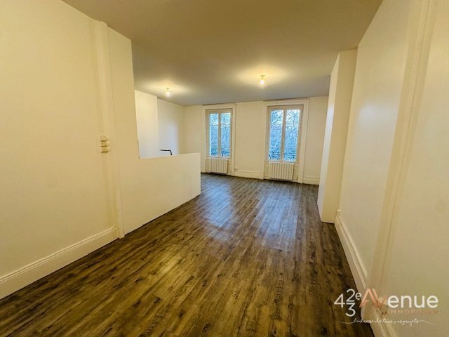 3 Pi�ces A LOUER - ST ETIENNE PLACE CARNOT - 68.3 m2 - 520�&euro; charges comprises par mois