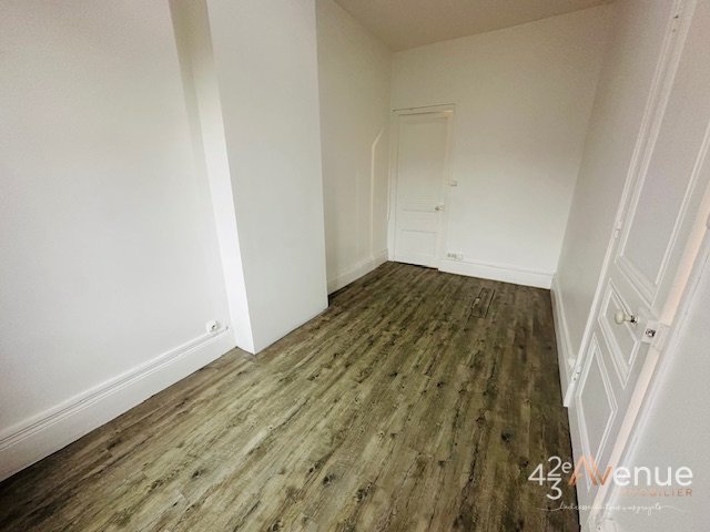 3 Pi�ces A LOUER - ST ETIENNE PLACE CARNOT - 68.3 m2 - 520�&euro; charges comprises par mois