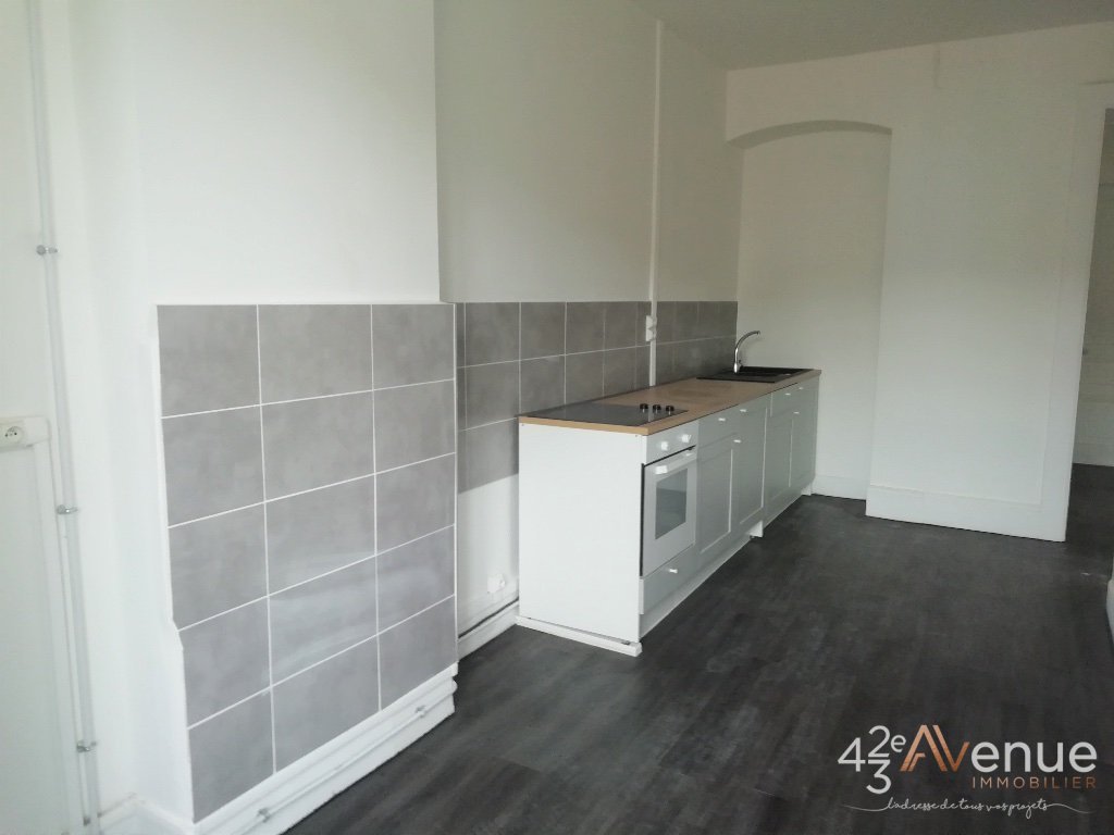APPARTEMENT T3 A LOUER - ST ETIENNE Place Carnot - 78.2 m2 - 542�&euro; charges comprises par mois