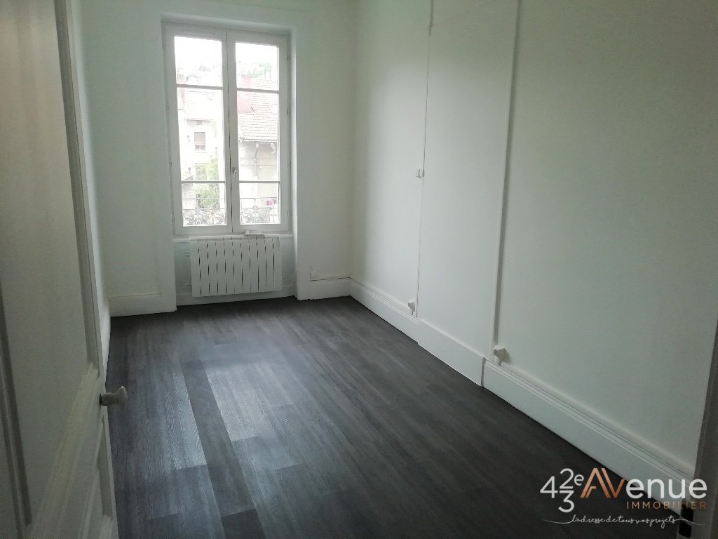 APPARTEMENT T3 A LOUER - ST ETIENNE Place Carnot - 78.2 m2 - 542�&euro; charges comprises par mois