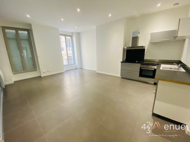 APPARTEMENT T3 A LOUER - ST ETIENNE PLACE DU PEUPLE/DORIAN - 74.55 m2 - 700 &euro; charges comprises par mois