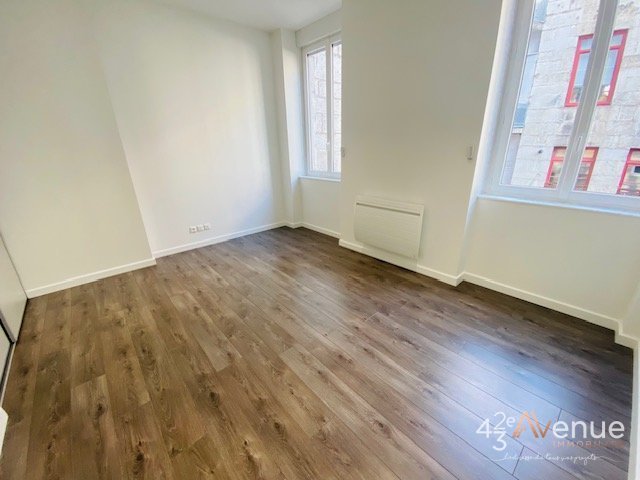 APPARTEMENT T3 A LOUER - ST ETIENNE PLACE DU PEUPLE/DORIAN - 74.55 m2 - 700 &euro; charges comprises par mois