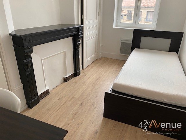 3 Pièces Meublé A LOUER - ST ETIENNE PLACE GRENETTE/URSULES - 43.36 m2 - 520 &euro; charges comprises par mois