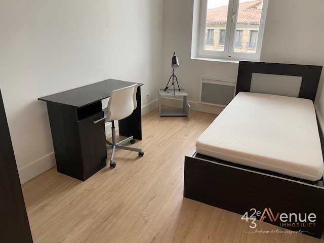 3 Pièces Meublé A LOUER - ST ETIENNE PLACE GRENETTE/URSULES - 43.36 m2 - 520 &euro; charges comprises par mois