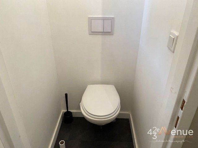 3 Pièces Meublé A LOUER - ST ETIENNE PLACE GRENETTE/URSULES - 43.36 m2 - 520 &euro; charges comprises par mois