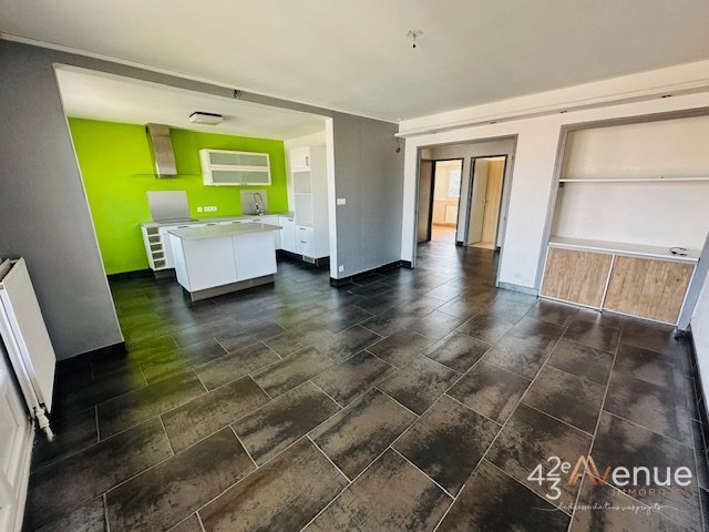 APPARTEMENT T3 A LOUER - ST ETIENNE PLAINE ACHILLE/CHATEAUCREUX - 63.74 m2 - 700 &euro; charges comprises par mois