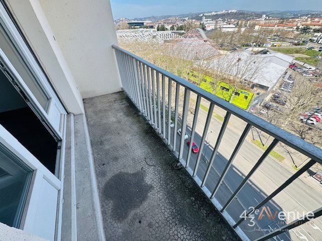 APPARTEMENT T3 A LOUER - ST ETIENNE PLAINE ACHILLE/CHATEAUCREUX - 63.74 m2 - 700 &euro; charges comprises par mois