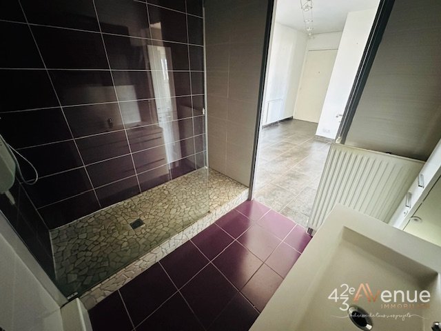 APPARTEMENT T3 A LOUER - ST ETIENNE PLAINE ACHILLE/CHATEAUCREUX - 63.74 m2 - 700 &euro; charges comprises par mois