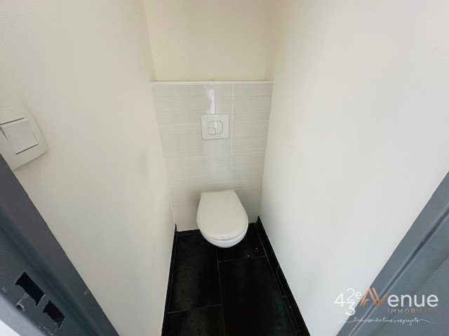 APPARTEMENT T3 A LOUER - ST ETIENNE PLAINE ACHILLE/CHATEAUCREUX - 63.74 m2 - 700 &euro; charges comprises par mois