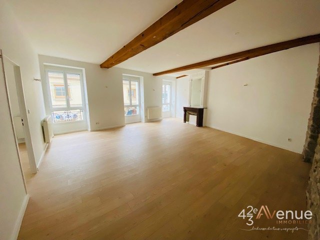 Grand 3 pièces A LOUER - ST ETIENNE QUARTIER DES URSULES - 105.4 m2 - 700 &euro; charges comprises par mois