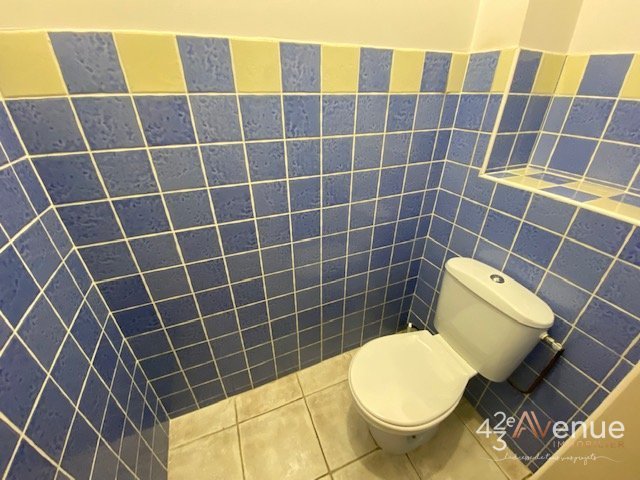 Grand 3 pièces A LOUER - ST ETIENNE QUARTIER DES URSULES - 105.4 m2 - 700 &euro; charges comprises par mois