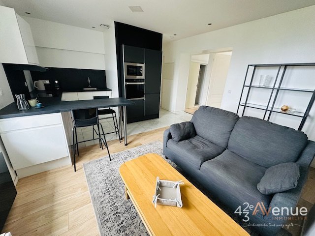 Mignon T3 Meublé A LOUER - ST ETIENNE QUARTIER FAURIEL/VIVARAIZE - 51.55 m2 - 680 &euro; charges comprises par mois