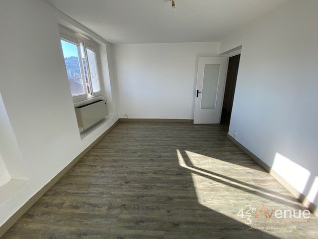 APPARTEMENT T3 - ST ETIENNE QUARTIER TARDY - 49.29 m2 - LOU&Eacute;