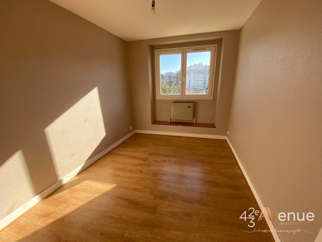 APPARTEMENT T3 - ST ETIENNE QUARTIER TARDY - 49.29 m2 - LOU&Eacute;