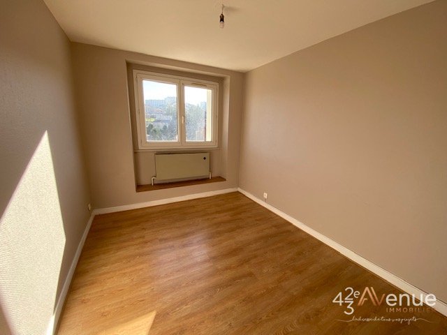 APPARTEMENT T3 - ST ETIENNE QUARTIER TARDY - 49.29 m2 - LOU&Eacute;