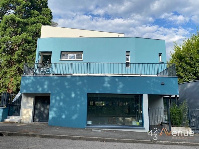 T3 en Duplex ave Terrasse A LOUER - ST ETIENNE ROND POINT/FAURIEL - 105.87 m2 - 990�&euro; charges comprises par mois