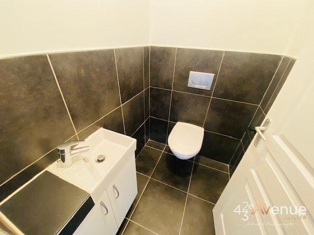 T3 en Duplex ave Terrasse A LOUER - ST ETIENNE ROND POINT/FAURIEL - 105.87 m2 - 990�&euro; charges comprises par mois