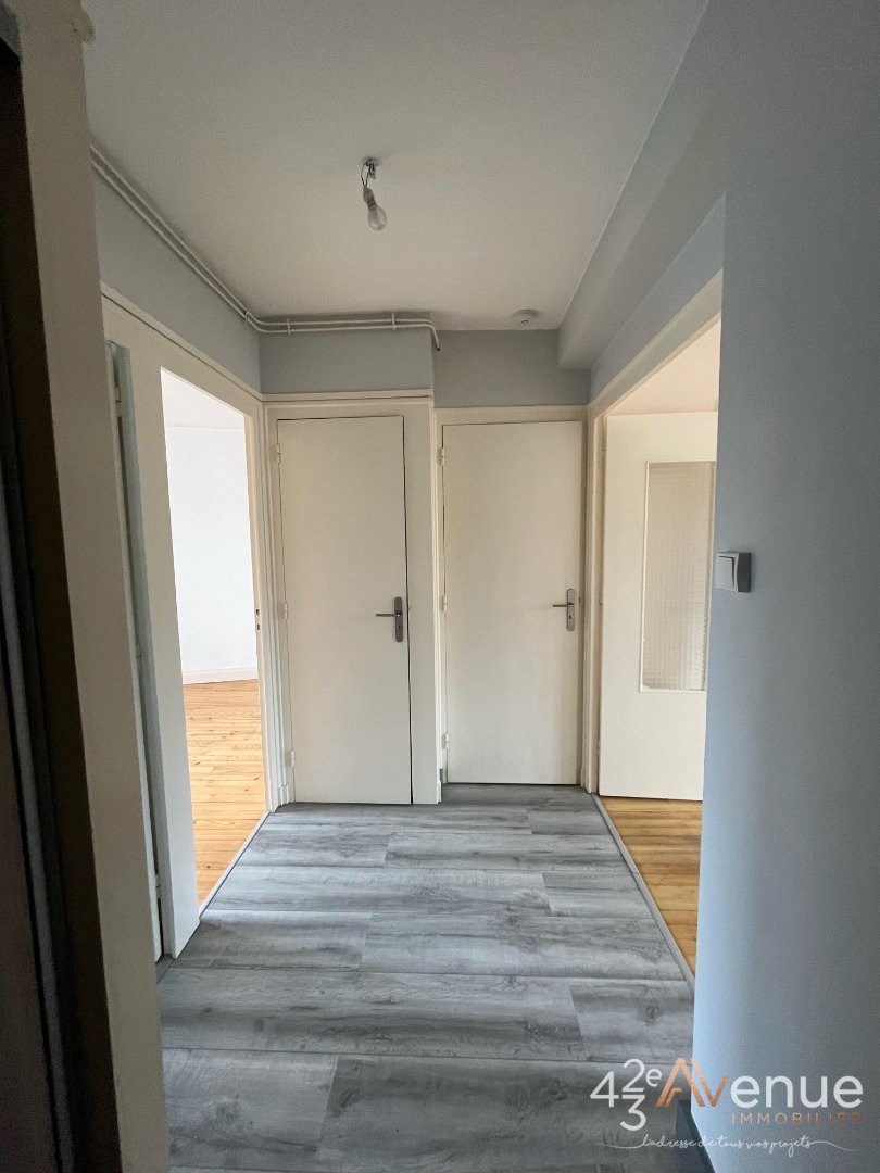 APPARTEMENT T3 - ST ETIENNE SUD - 54.79 m2 - LOU&Eacute;