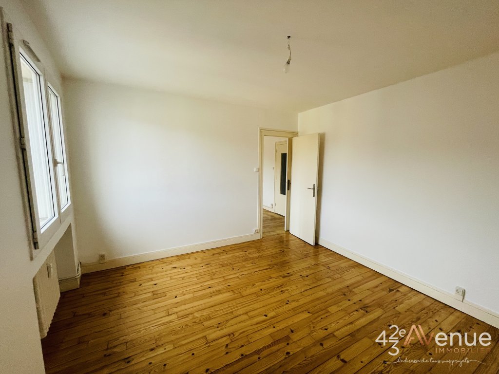 APPARTEMENT T3 - ST ETIENNE SUD - 54.79 m2 - LOU&Eacute;