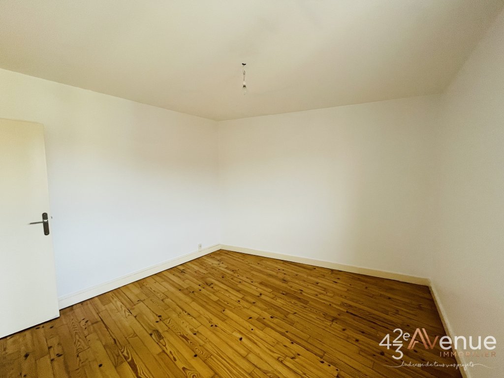 APPARTEMENT T3 - ST ETIENNE SUD - 54.79 m2 - LOU&Eacute;