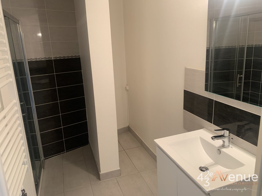 APPARTEMENT T3 - ST ETIENNE SUD - 54.79 m2 - LOU&Eacute;