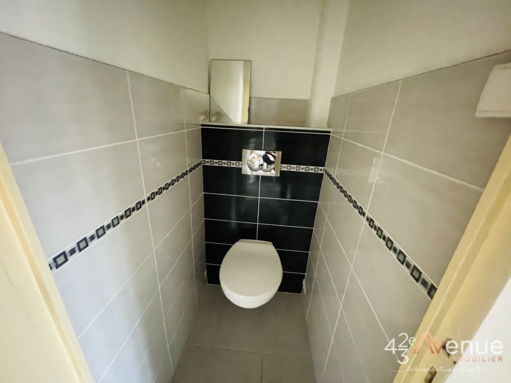 APPARTEMENT T3 - ST ETIENNE SUD - 54.79 m2 - LOU&Eacute;