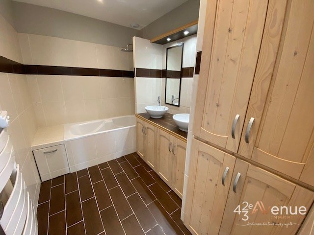 APPARTEMENT T3 A LOUER - ST ETIENNE VIVARAIZE - 65.26 m2 - 580 &euro; charges comprises par mois