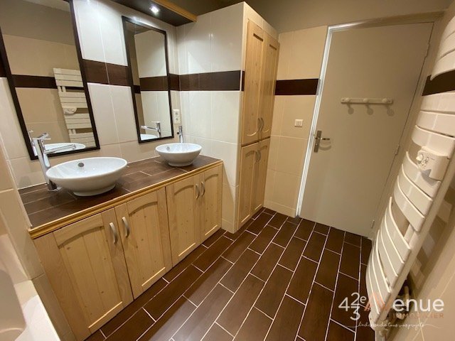 APPARTEMENT T3 A LOUER - ST ETIENNE VIVARAIZE - 65.26 m2 - 580 &euro; charges comprises par mois