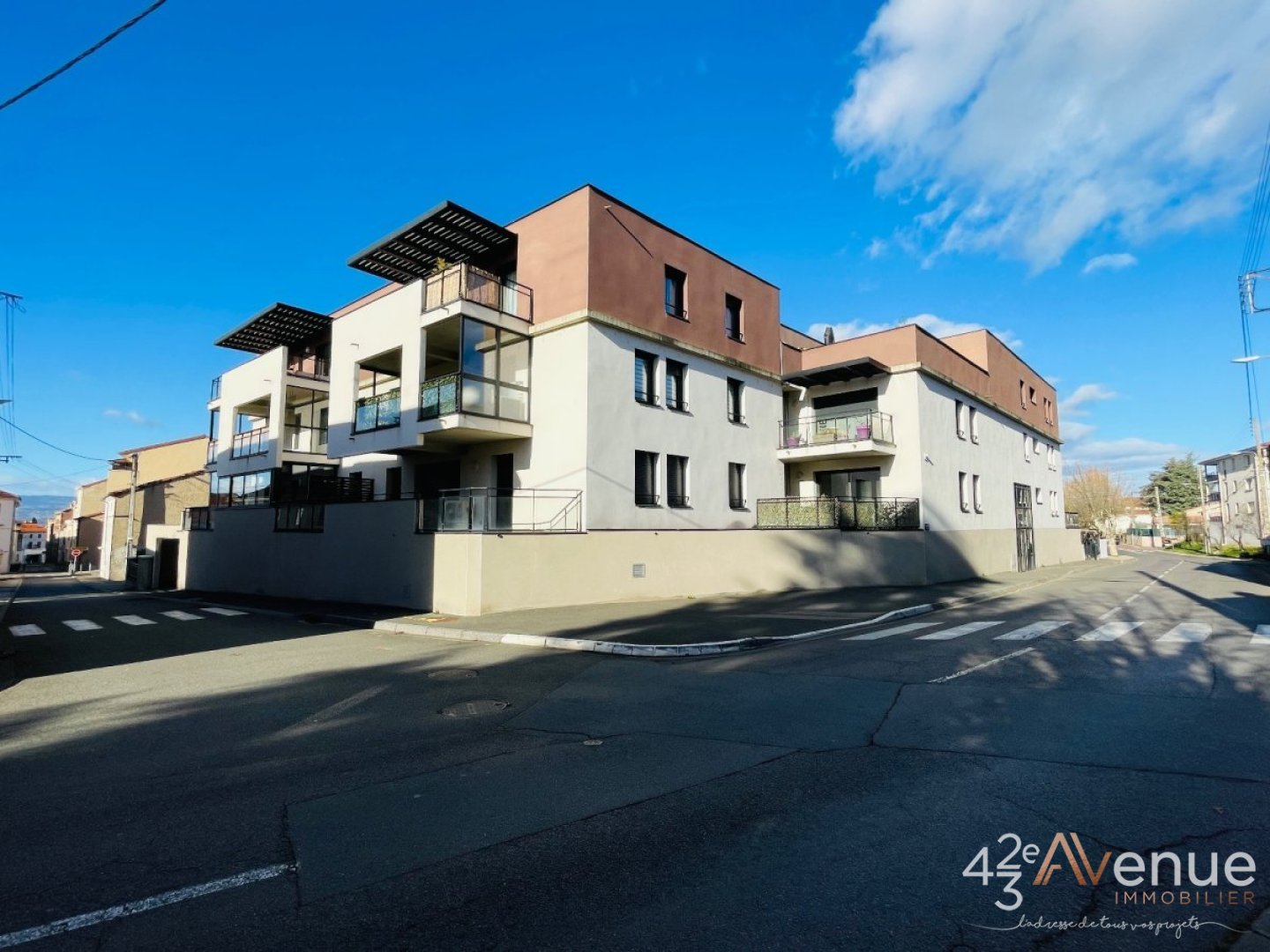 T3 plus Terrasse A LOUER - ST JUST ST RAMBERT - 67.87 m2 - 841�&euro; charges comprises par mois