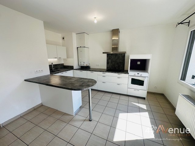 3 Pièces avec Terrasse et Garage A LOUER - ST JUST ST RAMBERT - 67.87 m2 - 841 &euro; charges comprises par mois