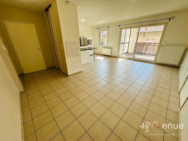 3 Pièces avec Terrasse et Garage A LOUER - ST JUST ST RAMBERT - 67.87 m2 - 841 &euro; charges comprises par mois