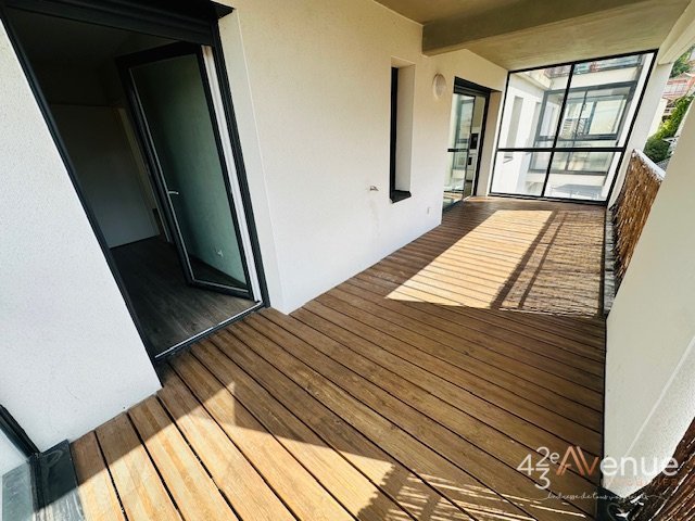 3 Pièces avec Terrasse et Garage A LOUER - ST JUST ST RAMBERT - 67.87 m2 - 841 &euro; charges comprises par mois