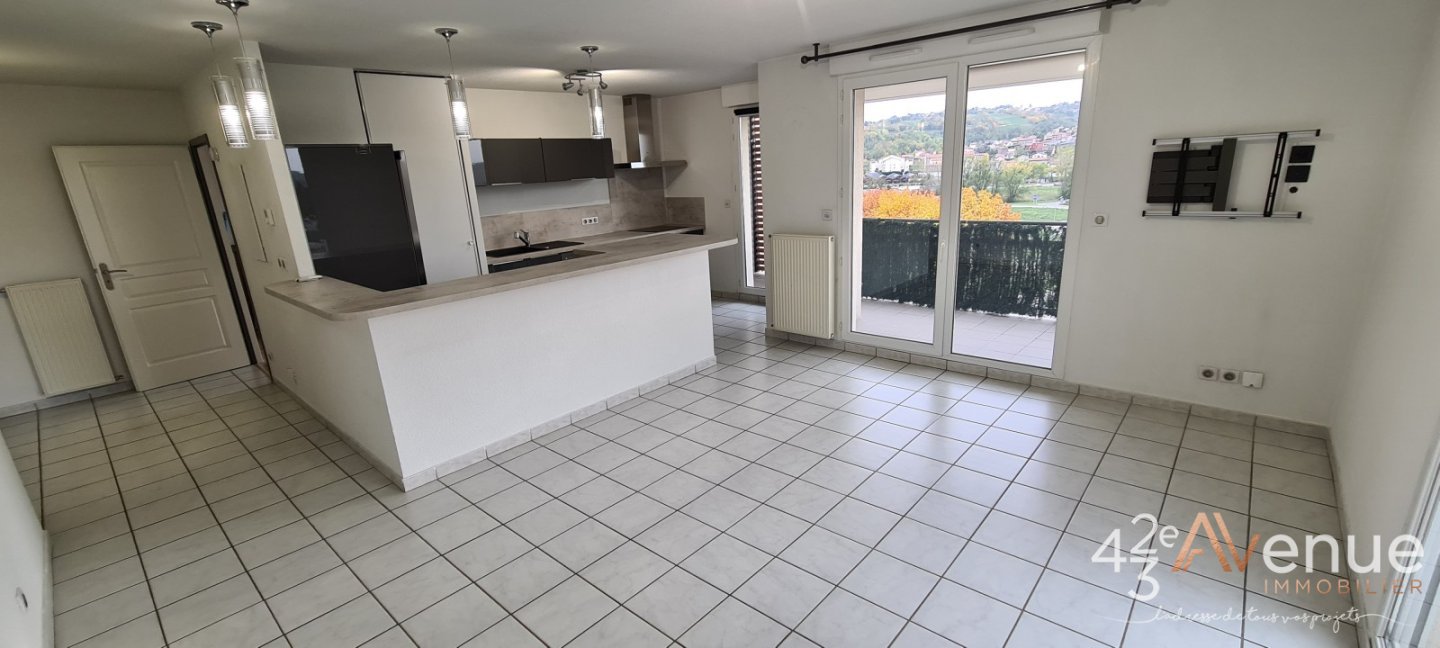 APPARTEMENT T3 A LOUER - ST PRIEST EN JAREZ LA TERRASSE/MUSEE D ART MODERNE - 67.6 m2 - 856 &euro; charges comprises par mois