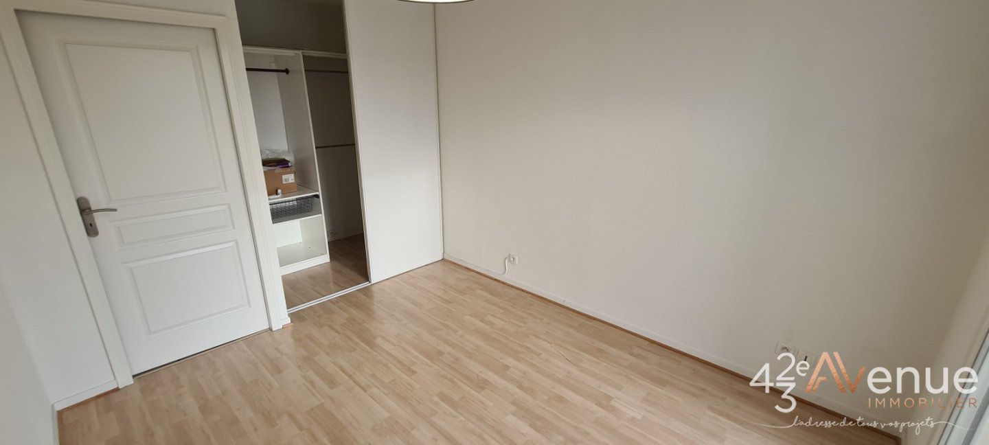 APPARTEMENT T3 A LOUER - ST PRIEST EN JAREZ LA TERRASSE/MUSEE D ART MODERNE - 67.6 m2 - 856 &euro; charges comprises par mois