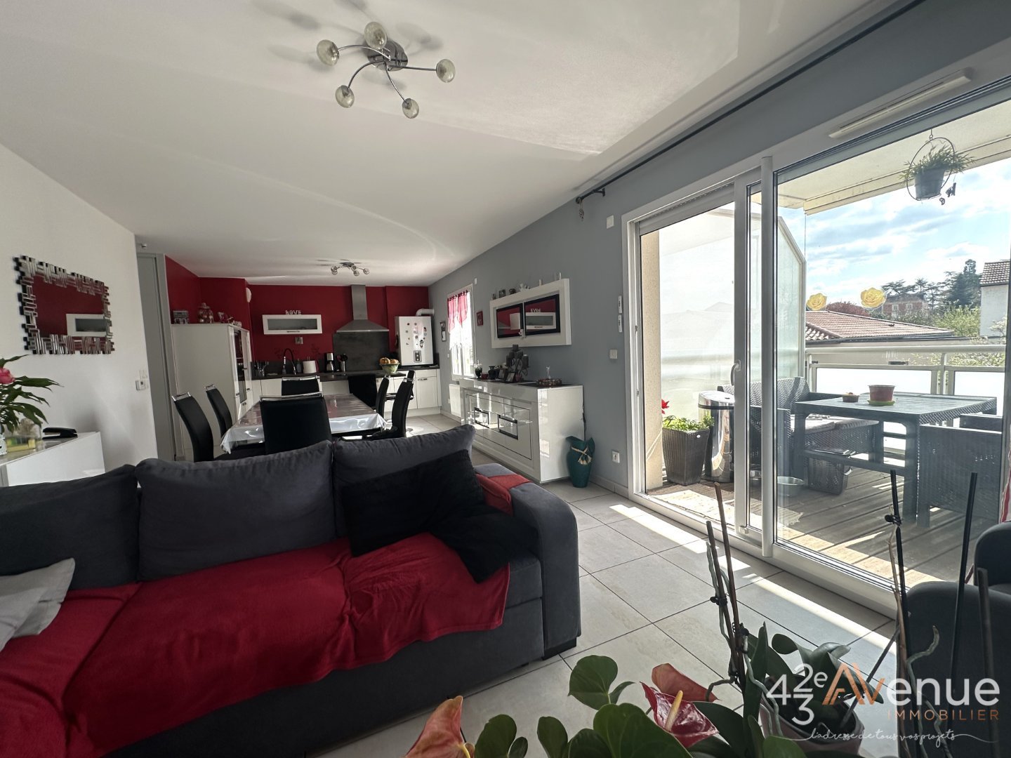 APPARTEMENT T3 A VENDRE - ANDREZIEUX BOUTHEON - 76.91 m2 - 220000€