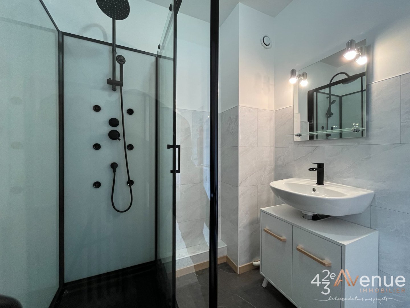 APPARTEMENT T3 A VENDRE - ANDREZIEUX BOUTHEON - 65.25 m2 - 160000€