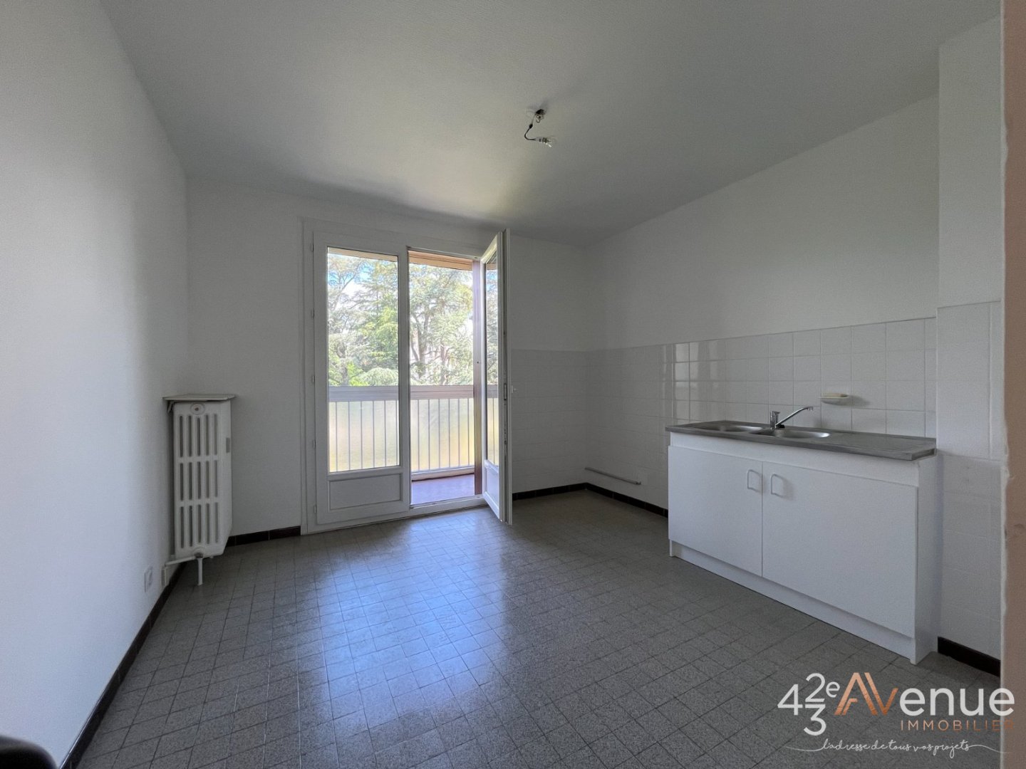 APPARTEMENT T3 A VENDRE - ANDREZIEUX BOUTHEON - 65.25 m2 - 160000€