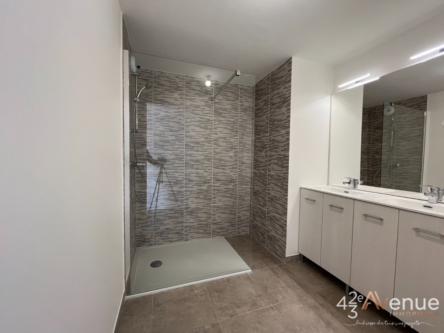 APPARTEMENT T3 A VENDRE - ANDREZIEUX BOUTHEON - 66 m2 - 240000€