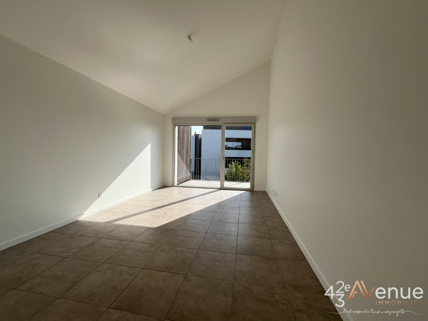 APPARTEMENT T3 A VENDRE - ANDREZIEUX BOUTHEON - 66 m2 - 240000€