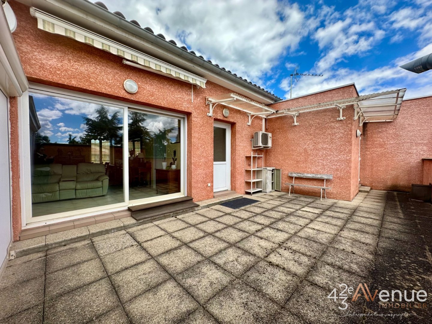 APPARTEMENT T3 A VENDRE - ANDREZIEUX BOUTHEON - 70.19 m2 - 215 000 &euro;