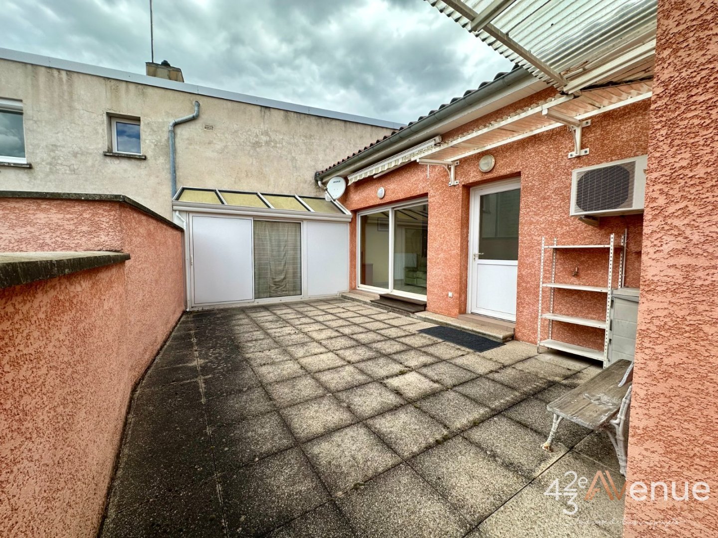 APPARTEMENT T3 A VENDRE - ANDREZIEUX BOUTHEON - 70.19 m2 - 215 000 &euro;