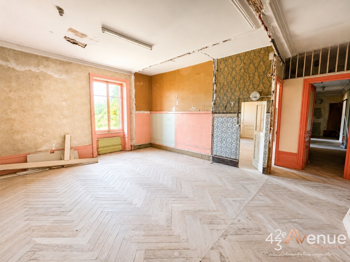 APPARTEMENT T3 A VENDRE - CUZIEU - 139 m2 - 130 000 &euro;