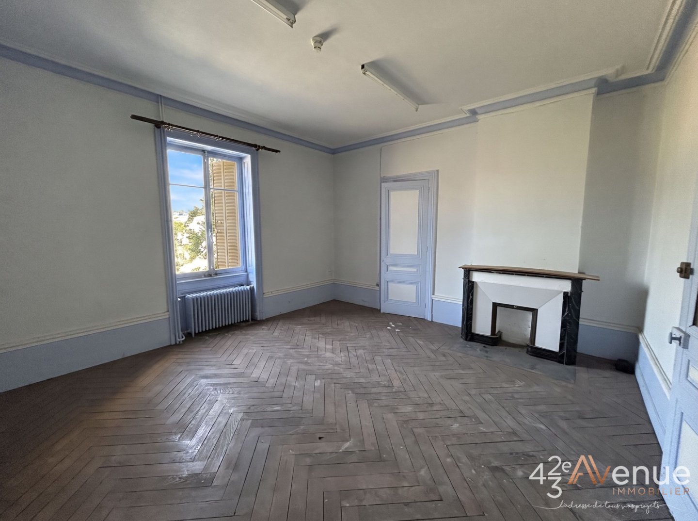APPARTEMENT T3 A VENDRE - CUZIEU - 139 m2 - 130 000 &euro;