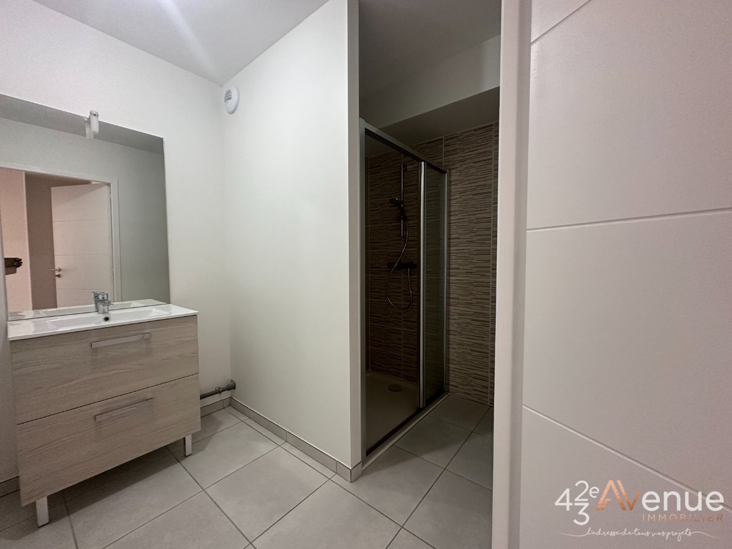 APPARTEMENT T3 - MONTROND LES BAINS - 69.98 m2 - 212000€